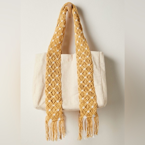 NWT Free People Mia Macrame Strap Tote in Dandelion - Picture 2 of 4